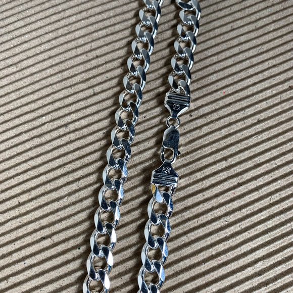 NEW 46.8 grams 18" 8mm Italian Curb Chain Necklace in Sterling Silver - Picture 3 of 3